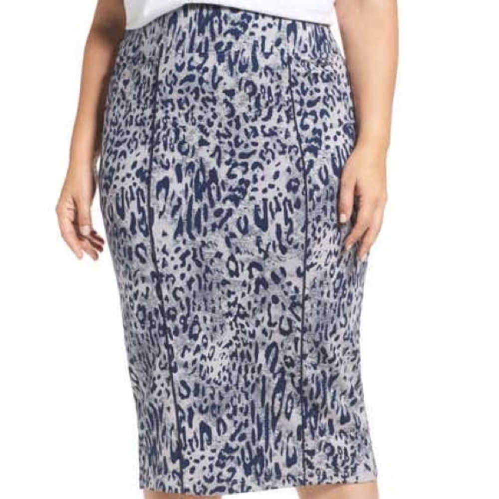 Melissa McCarthy Seven7 Leopard Print Pencil Skirt.